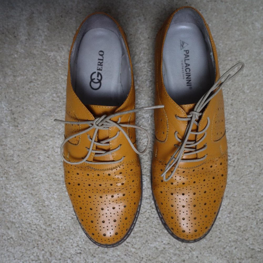 Size 7, yellow-orange, leather, Oxford shoes